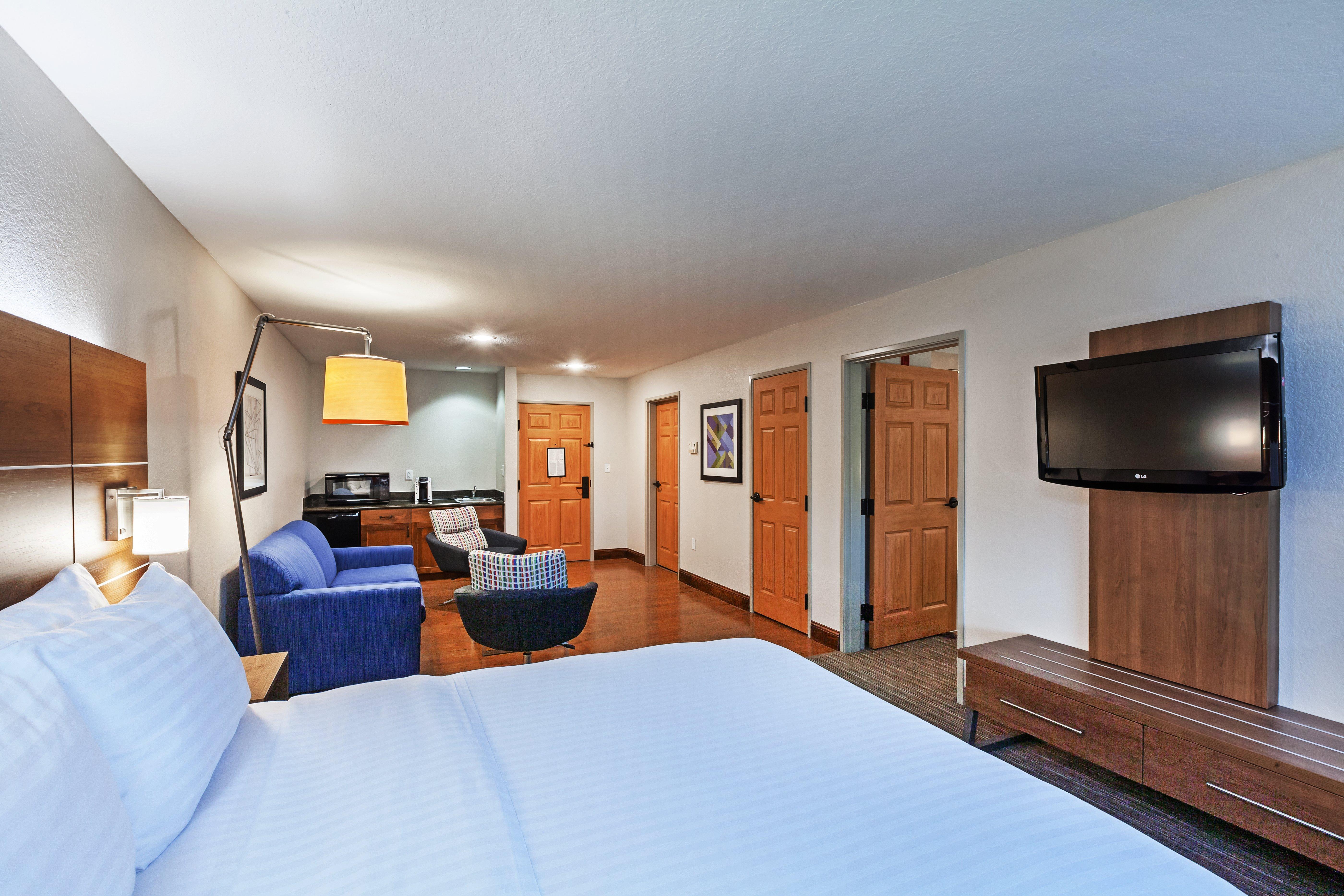 Holiday Inn Express & Suites Tulsa S Broken Arrow Hwy 51, An Ihg Hotel Exterior photo